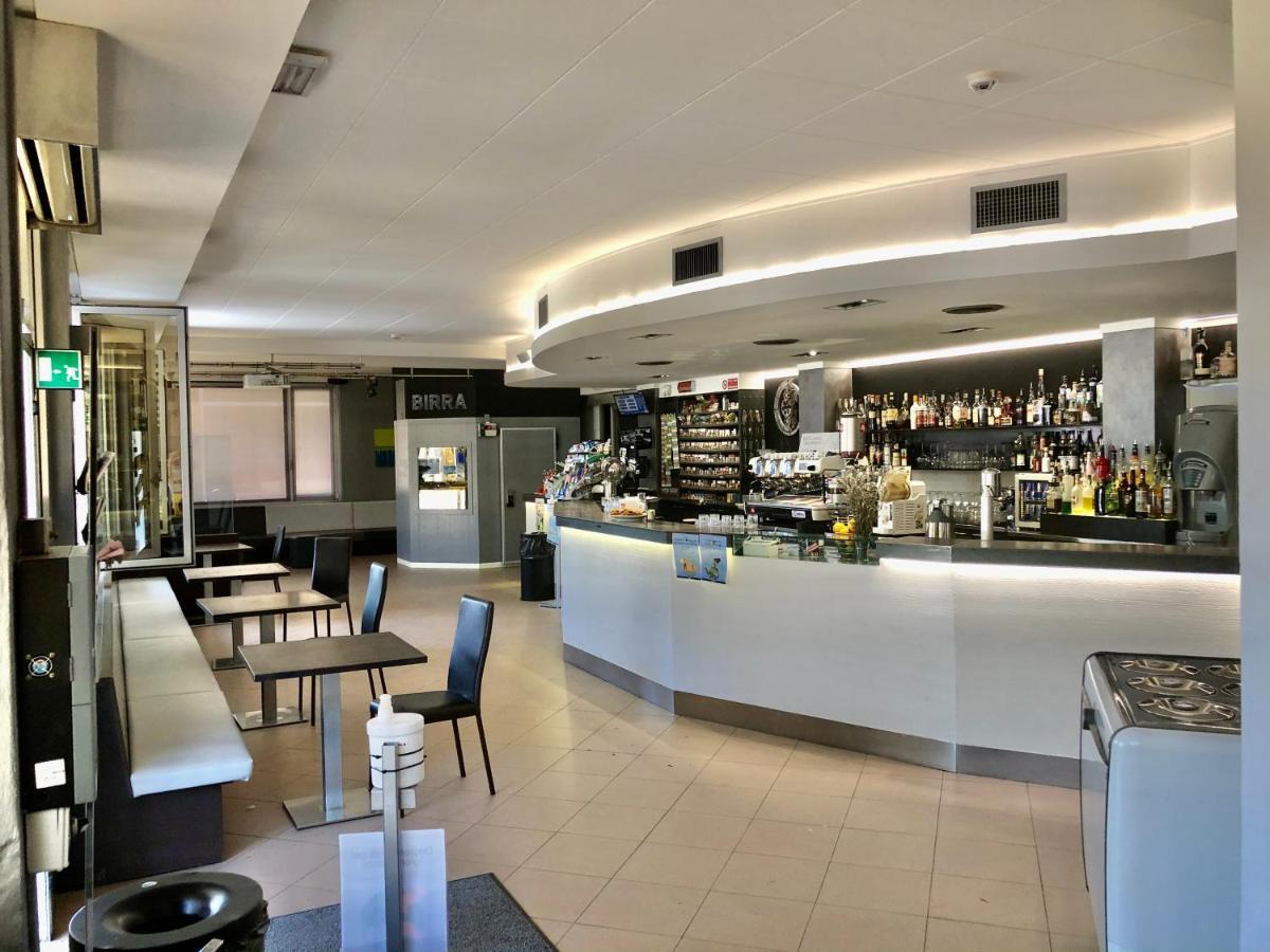 Hotel Del Boschetto Poggiridenti ภายนอก รูปภาพ