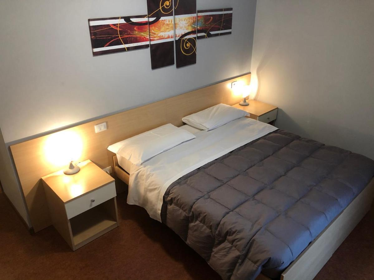 Hotel Del Boschetto Poggiridenti ภายนอก รูปภาพ